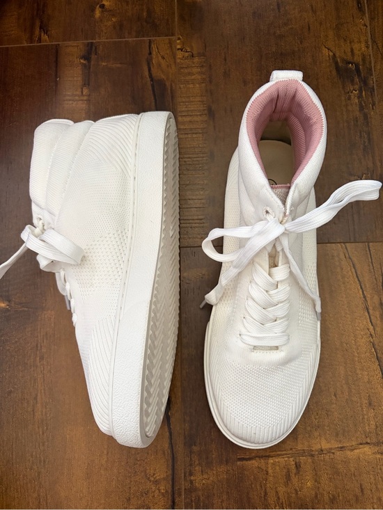 vivaia Shoes - VIVAIA -Round-Toe High-Top Sneakers (Sz EU 41)
